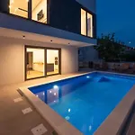 Villa Good Vibes