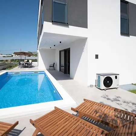 Villa Good Vibes